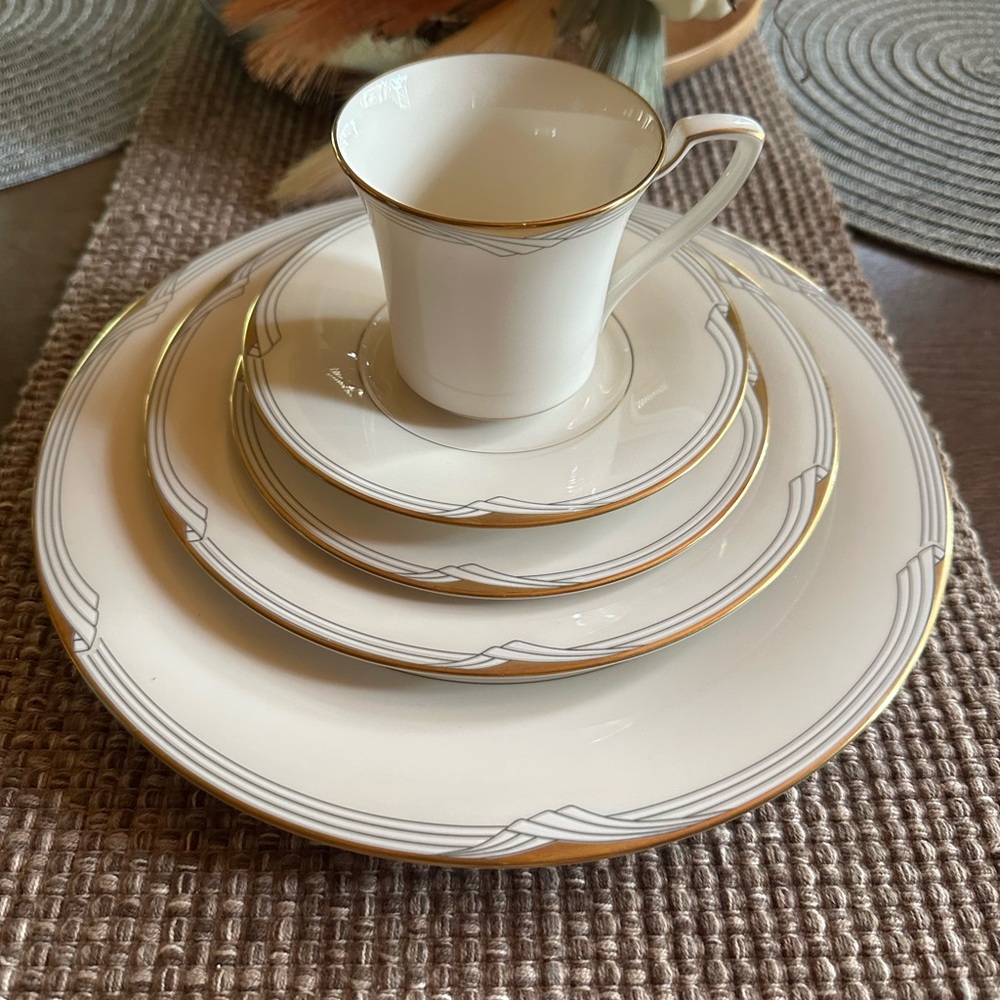 Vintage Noritake Fine China - Golden Cove 7719